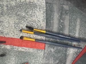 Brush Kajal Lip Outliner