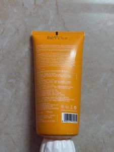 Dot and Key Vitamin C+ E Facewash