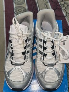 adidas ozimillen shoe