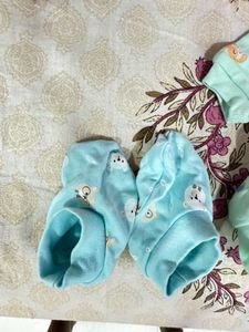 0-3 Months Baby Mittens And Booties Assorted
