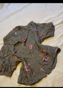 Balloon sleeves top