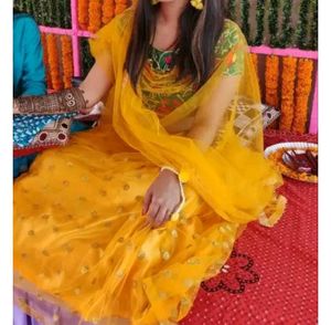 Floral Crop Top &amp; Yellow Skirt
