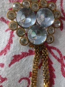Brooch set