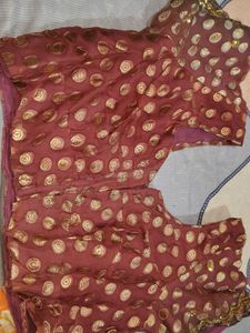 i am Selling very heavy saree never wear