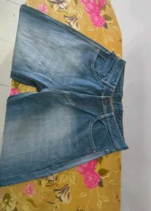 Stylish Highwaisted Denim Jeans