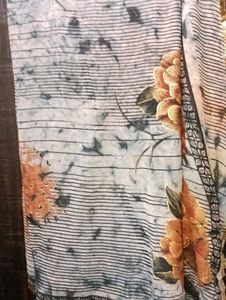Combo Of 8 Premium Sarees With Blouse