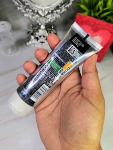 Garnier Vitamin C Serum Cleanser