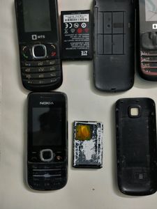 3 Tata Indicom 3 Mts 1 Samsung S3310i 1 Nokia 2700 Classic