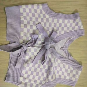 vase sweater