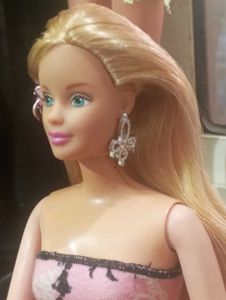 Barbie doll (vintage mackie face)