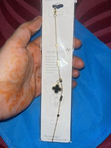 Fancy black clover bracelet✨🤌🏻