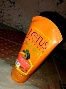 Lotus Herbals Sunscreen SPF 30