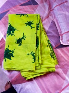 Vibrant Green Fabric Saree with Leaf Print