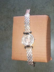 Elegant Women&#39;s Watch