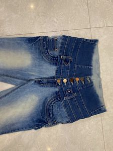 Straight Fit Ankle Length Jeans With Bow