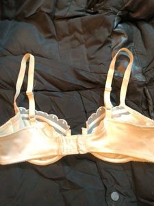Elegant Bra with Delicate Lace Trim