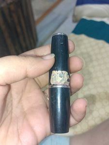 Huda Beauty Lip Contour With Avon Shade Stick