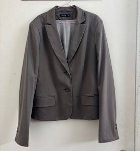 COMMA’ SLIQUE BOW-DETAILED BLAZER