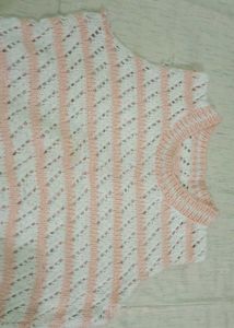 Knitted Sleeveless sweater
