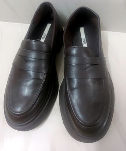 Price Drop!! ZARA Loafer Brown.