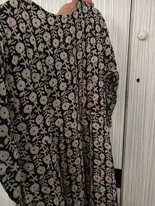 Women’s Black &amp; Beige Floral Printed Kurta with Se