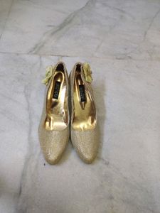 🆕Fancy Golden Glitter Pumps