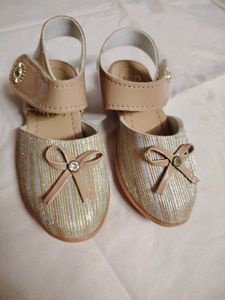 Sparkly Bow Sandals - Size Toddler 5
