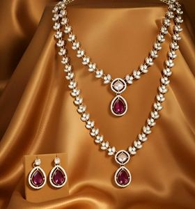 Elegant Kundan Necklace &amp; Earring Set