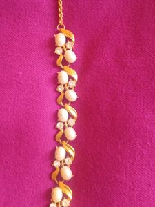 BEAUTIFUL NECKPIECE
