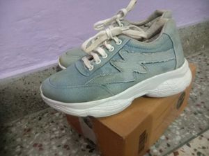 Blue Sneakers💗