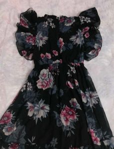 Black Floral Top 🖤