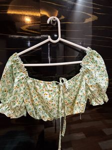 Floral Print Tie-Front Crop Top