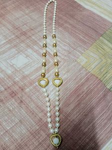 Pearl &amp; Gold Tone Necklace Set