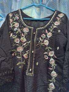 Pakistani heavy embroidered black kurta &amp; dupatta
