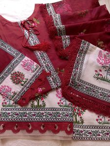 Floral Print Top with Lace Trim