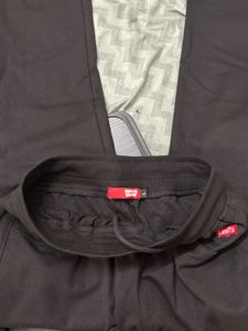 ‼️‼️Levis Straight Fit Trouser For Sale!!!