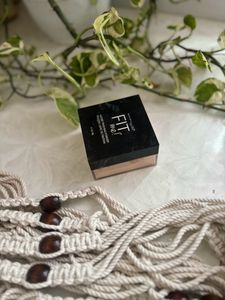 Fit Me Loose Finishing Powder  Shade 15 Light Leger