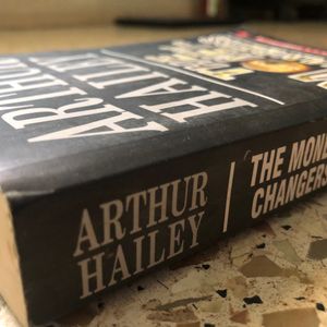 The Money Changers - Arthur Hailey💰