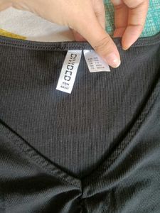 Hnm V Neck Slim Fit Crop Top