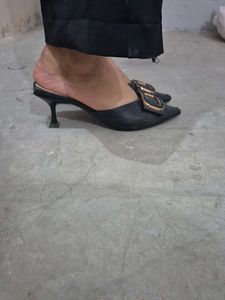 Black Pointed Mules with Buckle
