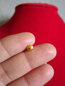 Gold Nose Pin Flower Design 18crt
