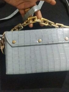 Box Sling bag