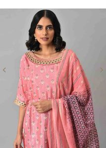 Elegant Pink Kurta with Stylish Design