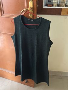 Women Sleeveless Kurti With Beautiful Shrug
