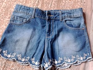 Short jeans