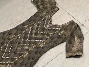 Celebrity Style Pakistani Suit💎