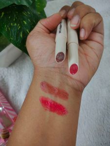 2 Blur Feels Like Birthday Cake Lip &amp; Cheek Glaze