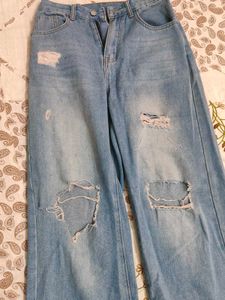 Ripped Wide Leg Jeans (Waist 28-30)