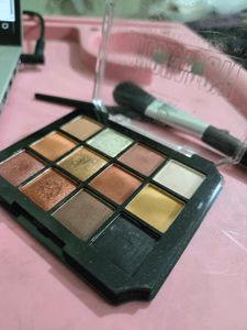 Eyeshadow Palette - Professional Cosmetics