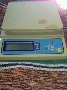 Electrical Weight Machin RTB=600GM [repayer wanted]